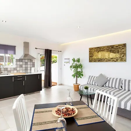 7 Moons C Only Adults Apartamento San Bartolomé